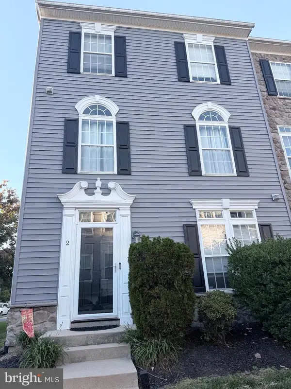 2 Fawn Ct, DELRAN, NJ 08075