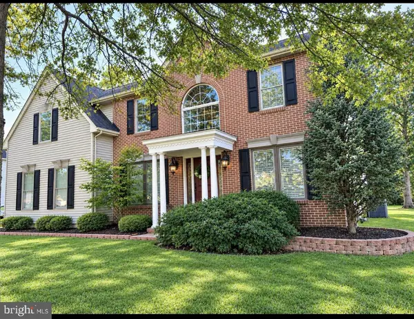 156 Memorial Ln, MT LAUREL, NJ 08054