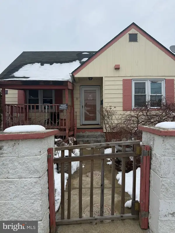 28 W Almond St, VINELAND, NJ 08360