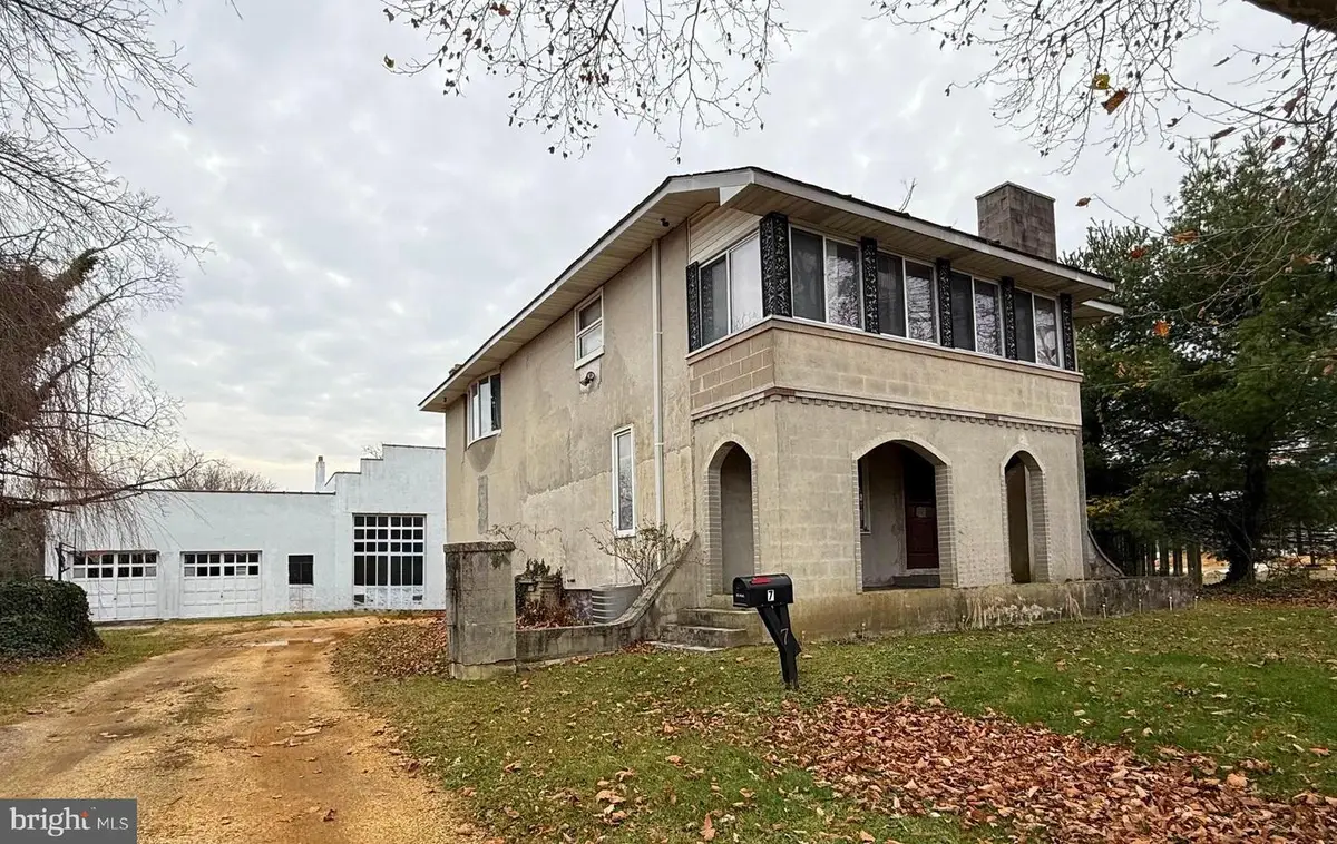 7 W Almond St, Vineland, NJ 08360 - #1