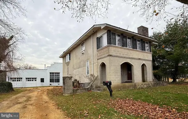 7 W Almond St, VINELAND, NJ 08360