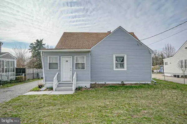 19 Almond St W, VINELAND, NJ 08360