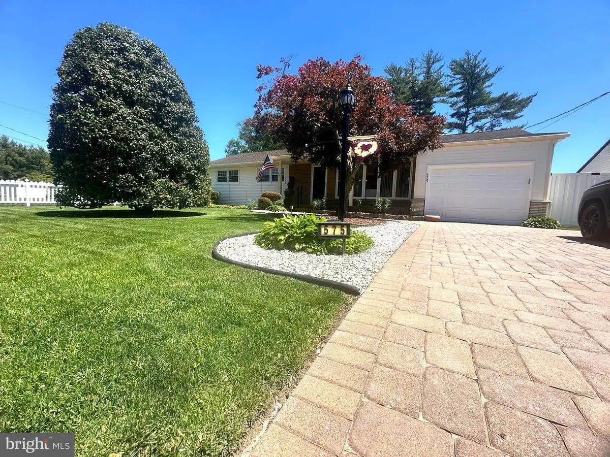 575 Royal Dr, Vineland, NJ 08360 - #1