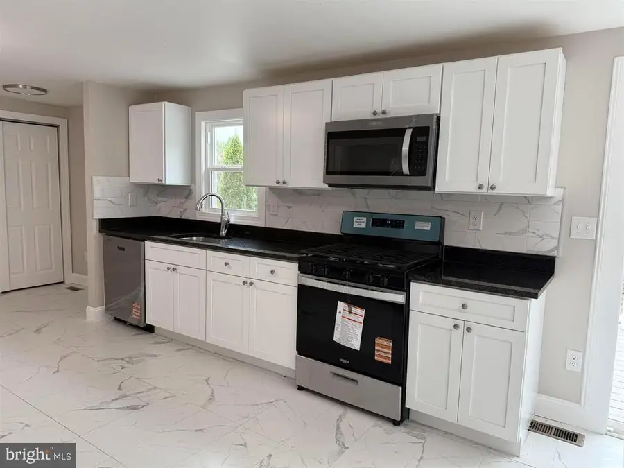 656 Nottingham Dr, Vineland, NJ 08360 - #3