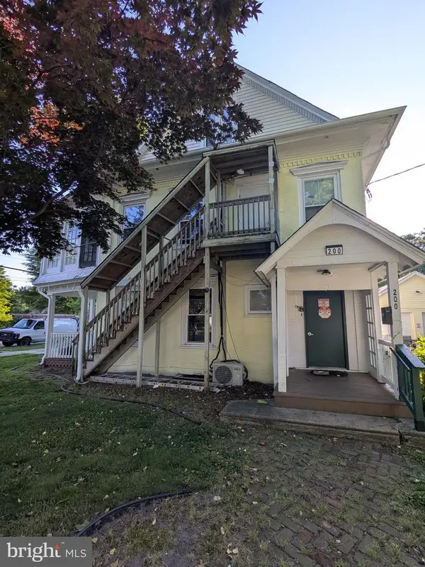 200 N East Ave, VINELAND, NJ 08360