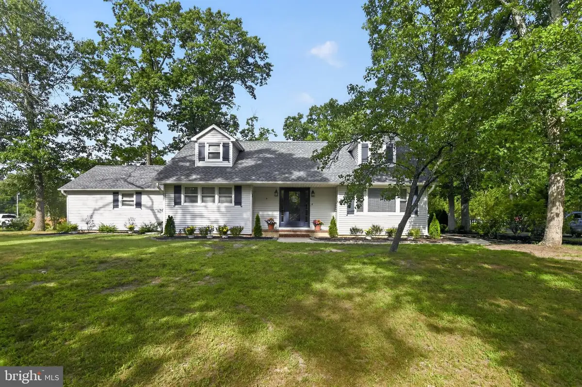 8 E Forest Glen Dr, Millville, NJ 08332 - #1