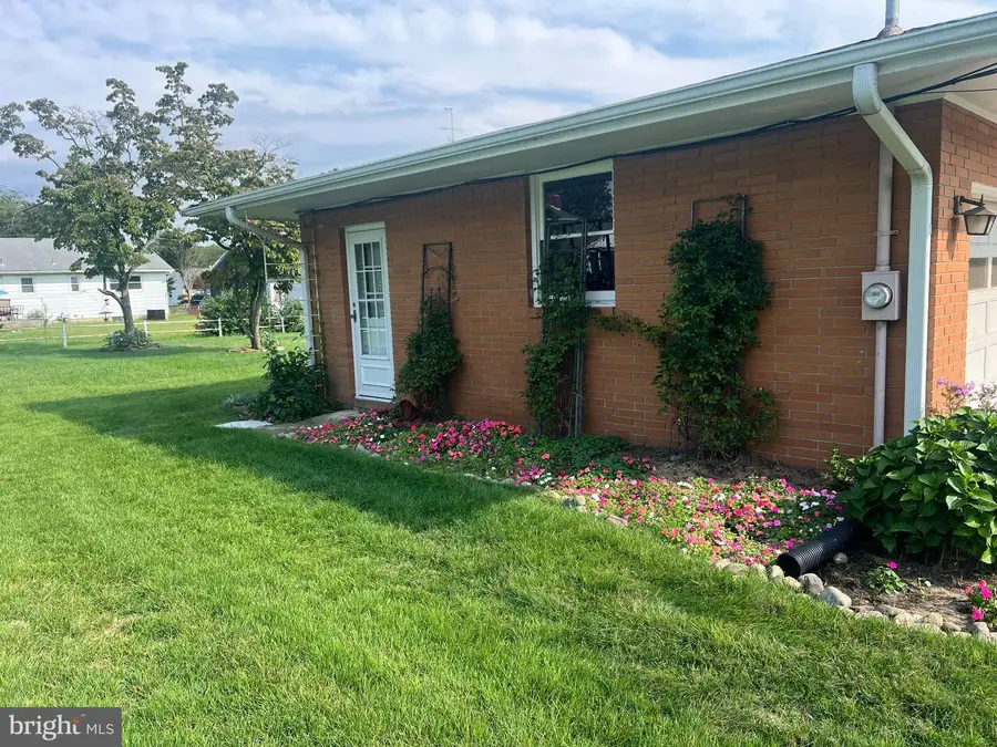 727 S Myrtle St, Vineland, NJ 08360 - #3