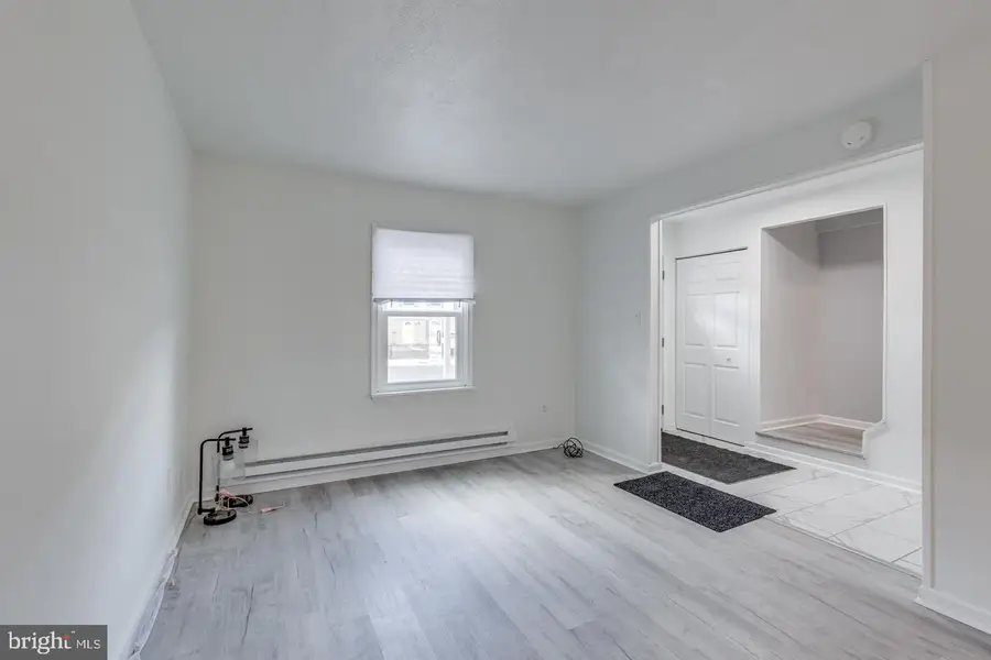 555 W Loch Lomond Dr, Sicklerville, NJ 08081 - Image #3