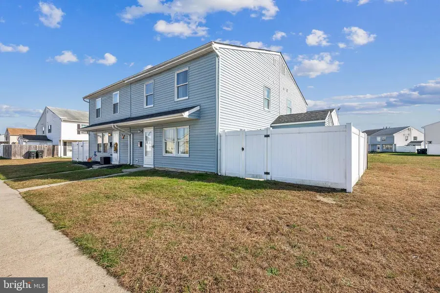 7 Lennox Ct, Sicklerville, NJ 08081 - Image #2