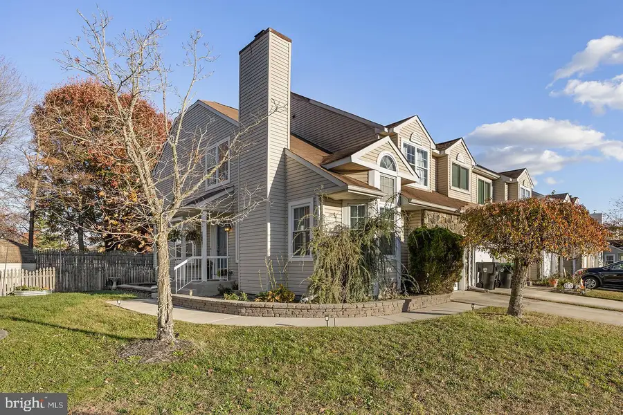 72 Pondview Ln, Sicklerville, NJ 08081 - Image #2