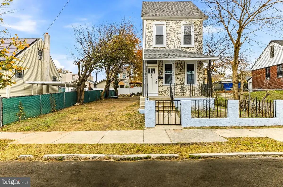 908 N 24th St, Camden, NJ 08105 - Image #1