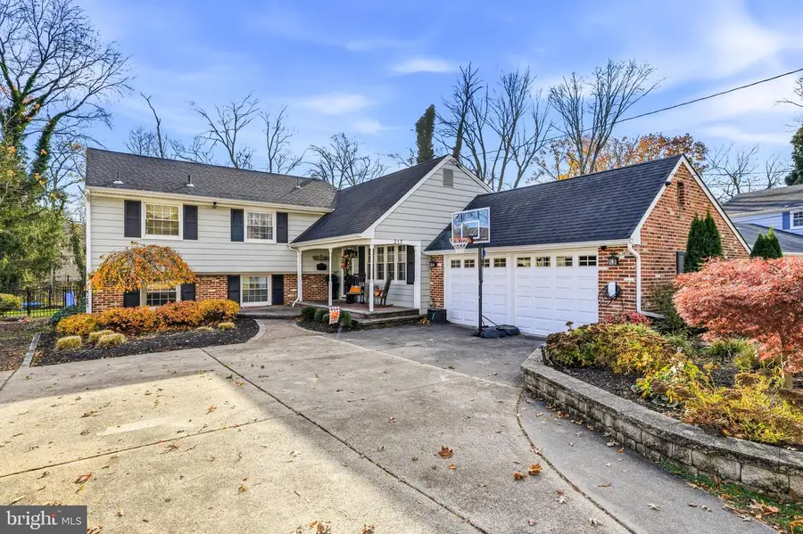 217 Redstone Rdg, Cherry Hill, NJ 08034 - Image #2