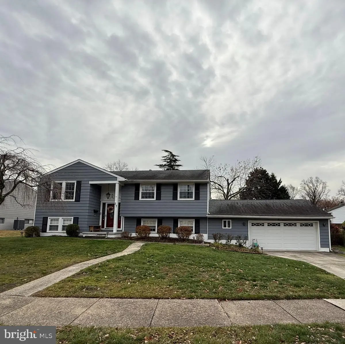 17 Oak Dr, Stratford, NJ 08084 - Image #1