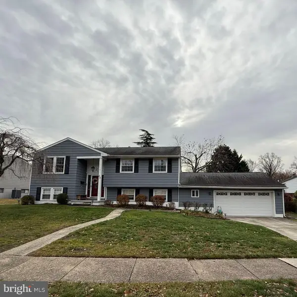 17 Oak Dr, STRATFORD, NJ 08084