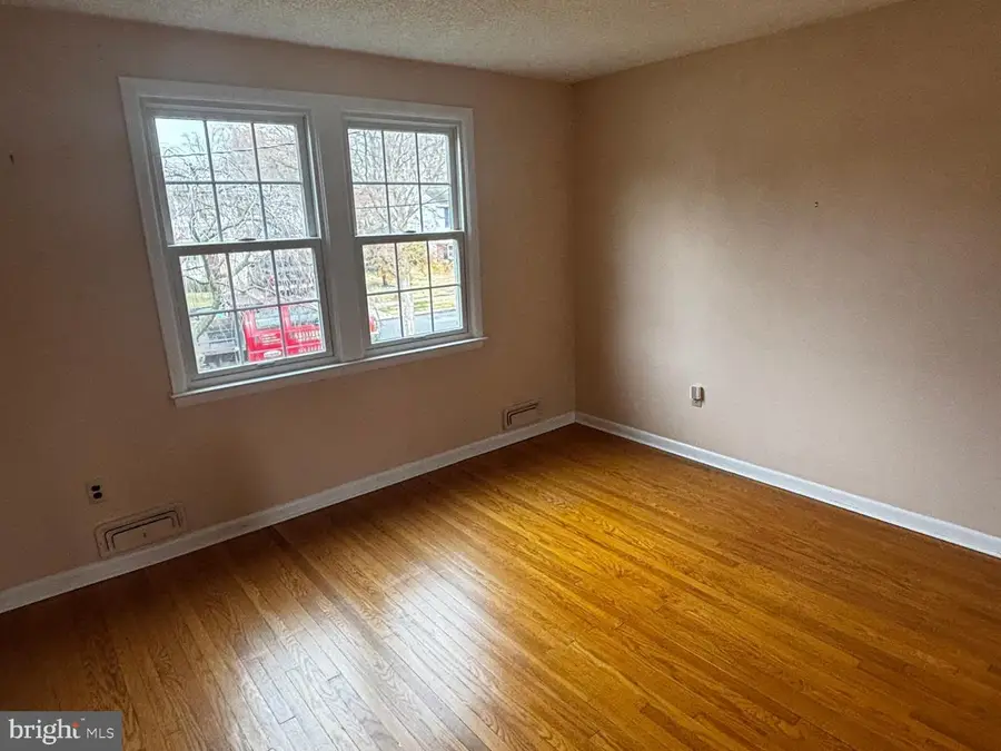 17 Oak Dr, Stratford, NJ 08084 - Image #2