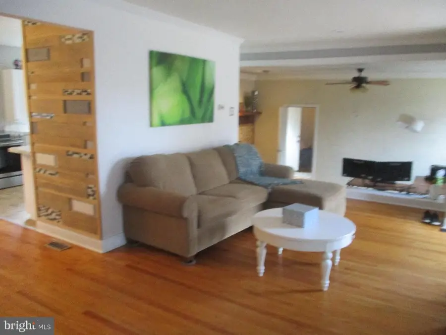 119 Moonlite Ter, Voorhees, NJ 08043 - Image #3