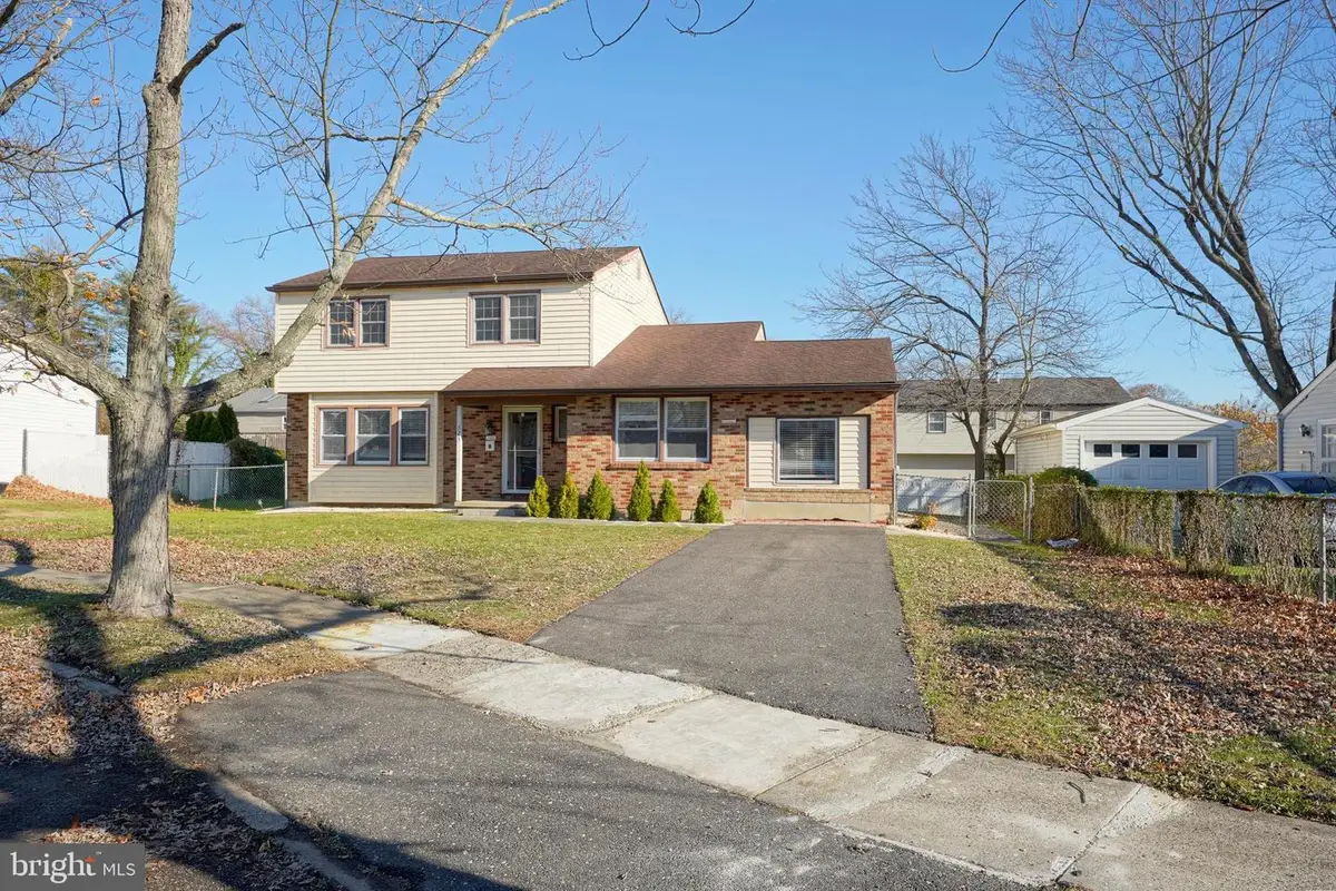 523 Carver Ct, Lawnside, NJ 08045 - Image #1