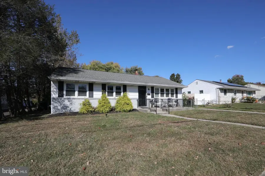 8 Pennsylvania Ave, Somerdale, NJ 08083 - Image #2