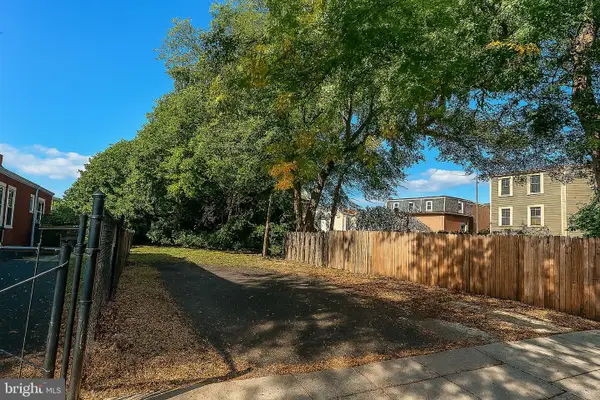 449 S 6th St, CAMDEN, NJ 08103