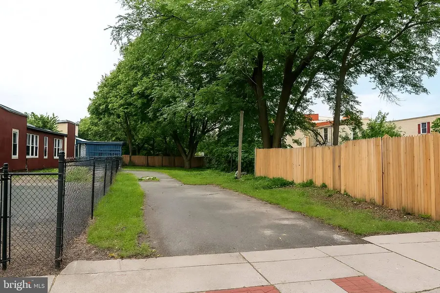 449 S 6th St, Camden, NJ 08103 - Image #2