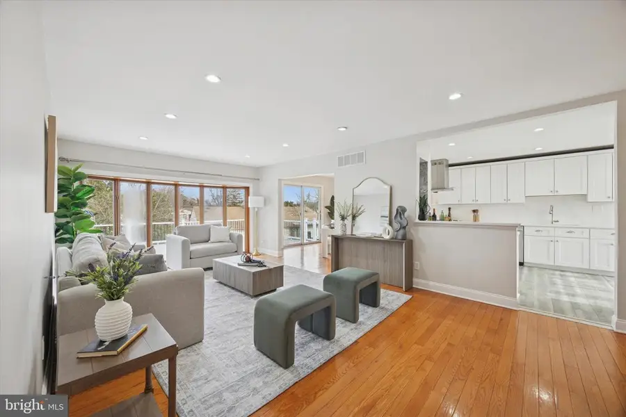 20 Pebble Ln, Cherry Hill, NJ 08002 - Image #2