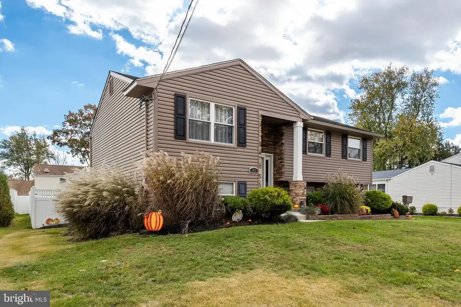 33 Saratoga Rd, Stratford, NJ 08084 - Image #2