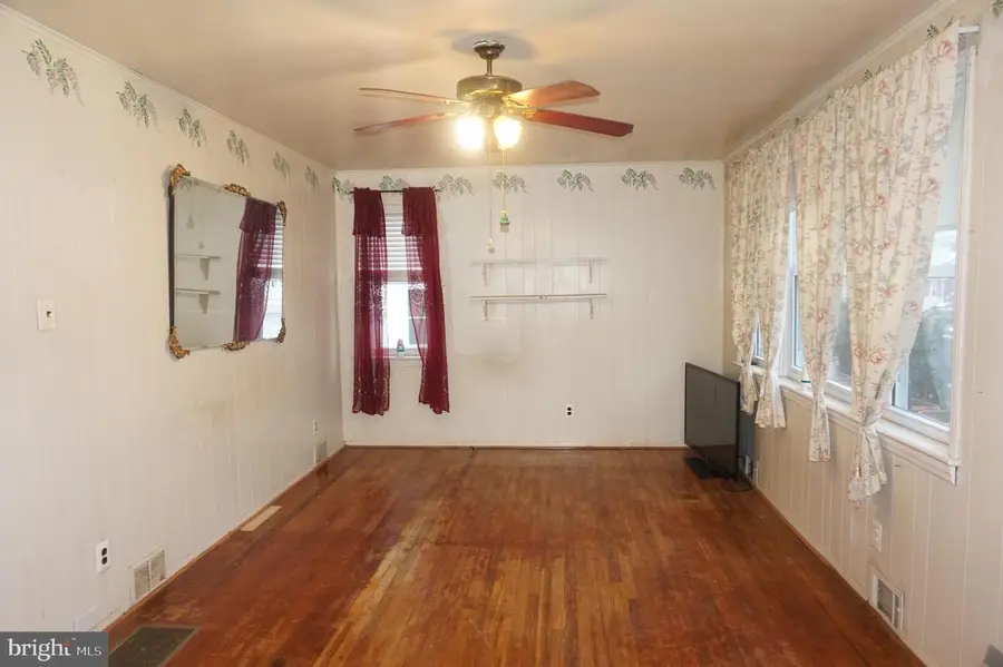 15 Sullivan Ave, Bellmawr, NJ 08031 - Image #3