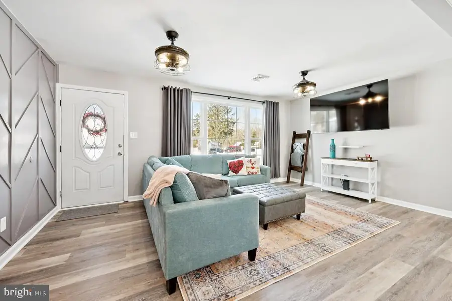 8 Lancia Pl, Lindenwold, NJ 08021 - #3