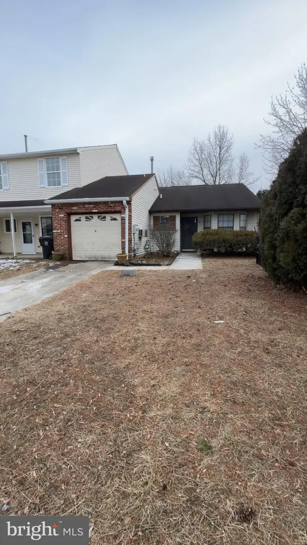 8 Heywood Ln, Sicklerville, NJ 08081 - Image #1