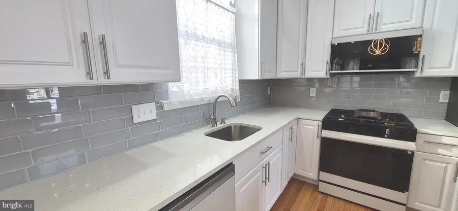 18 Kelly Dr, Sicklerville, NJ 08081 - Image #3