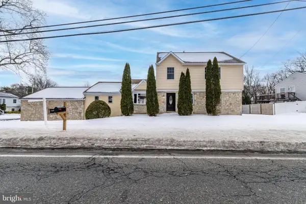 894 Somerdale Rd, BLACKWOOD, NJ 08012