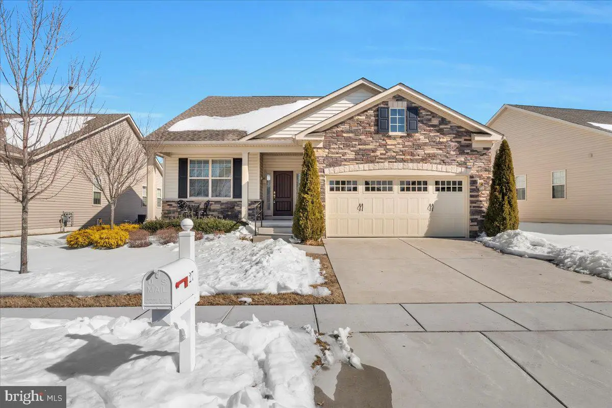 27 Ravenna Dr, West Berlin, NJ 08091 - #1