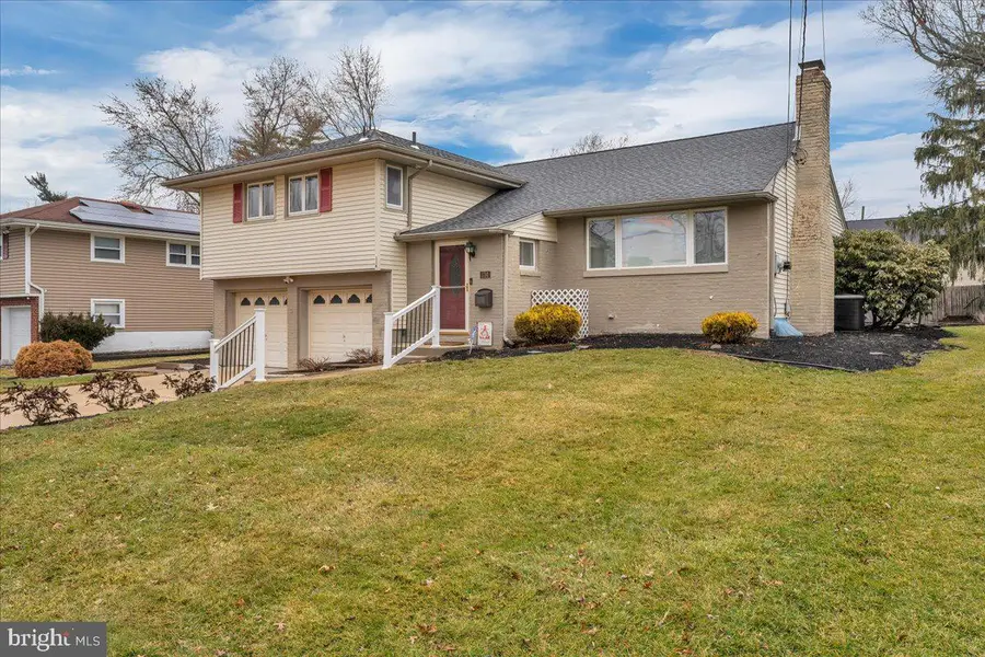 114 Weather Vane Dr, Cherry Hill, NJ 08002 - #2