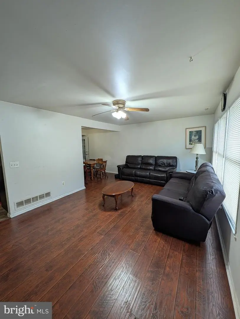 60 Farmhouse Rd, Sicklerville, NJ 08081 - #3