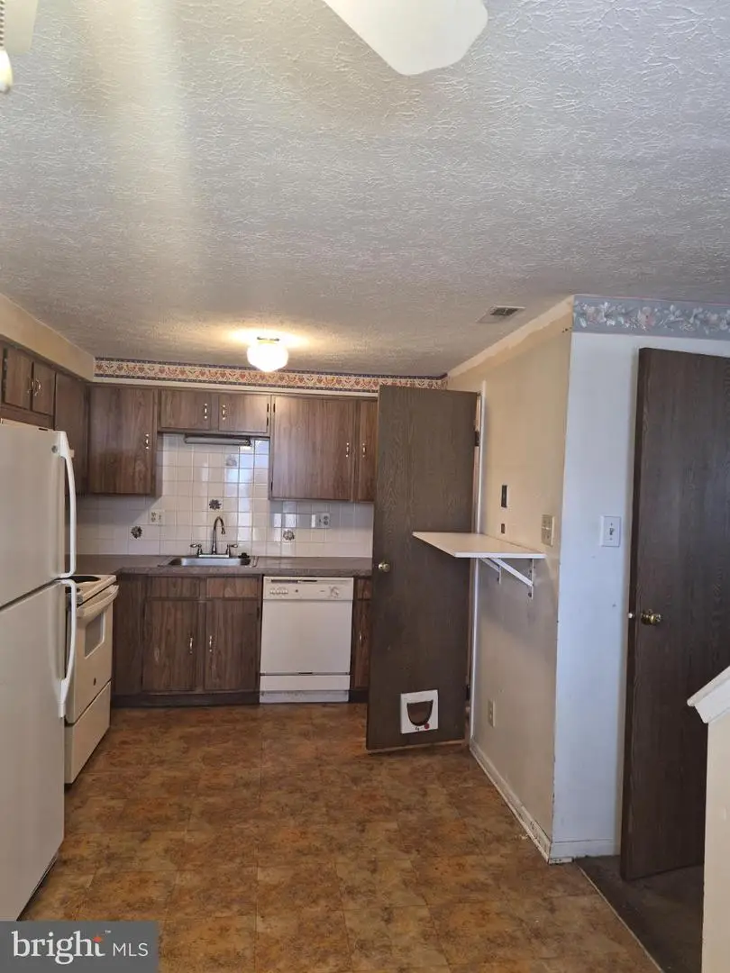 1910 Greenwood Dr, Lindenwold, NJ 08021 - #1