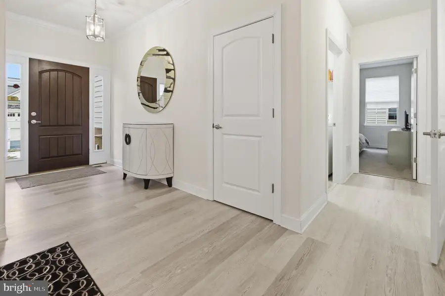 28 Gainsboro Dr, West Berlin, NJ 08091 - #3