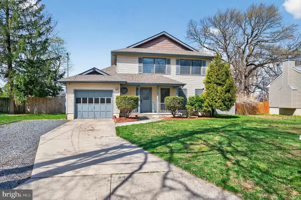 1015 Mercer St, CHERRY HILL, NJ 08002