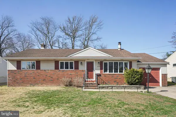 319 5th Ave, BELLMAWR, NJ 08031