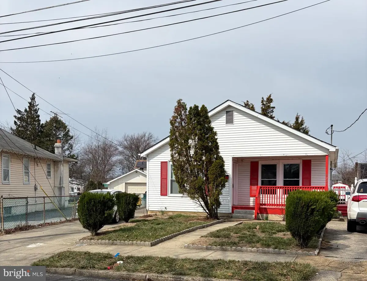 8249 Eden Ln, Pennsauken, NJ 08110 - #1