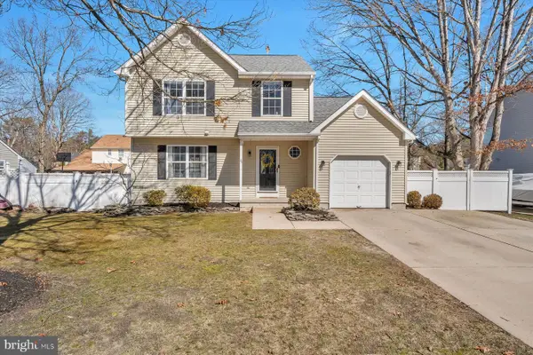 39 Country Club Rd, PINE HILL, NJ 08021