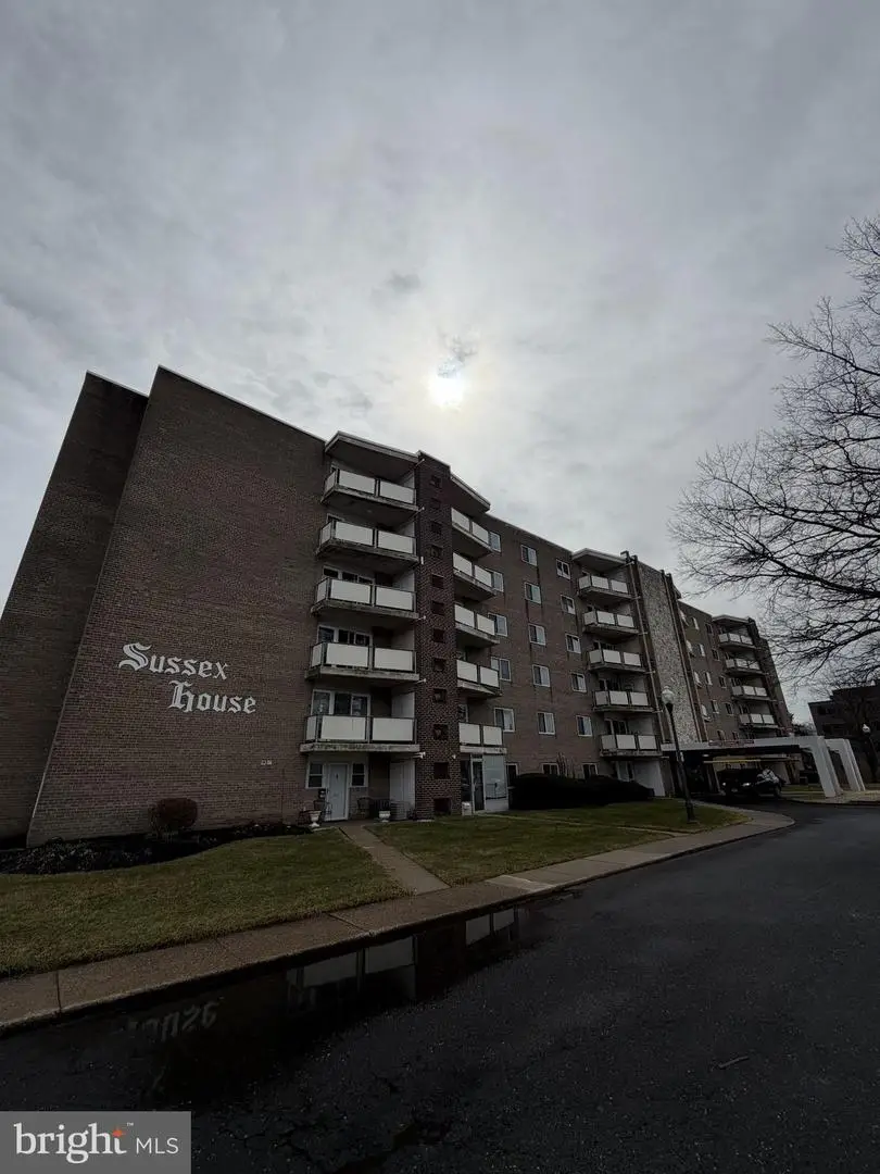 402 Sussex House #402, Cherry Hill, NJ 08034 - #1