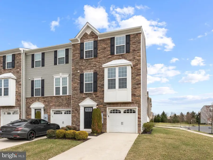 124 Village Green Ln, Sicklerville, NJ 08081 - #2