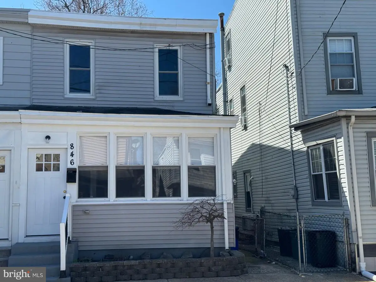 846 Cumberland St, Gloucester City, NJ 08030 - #1