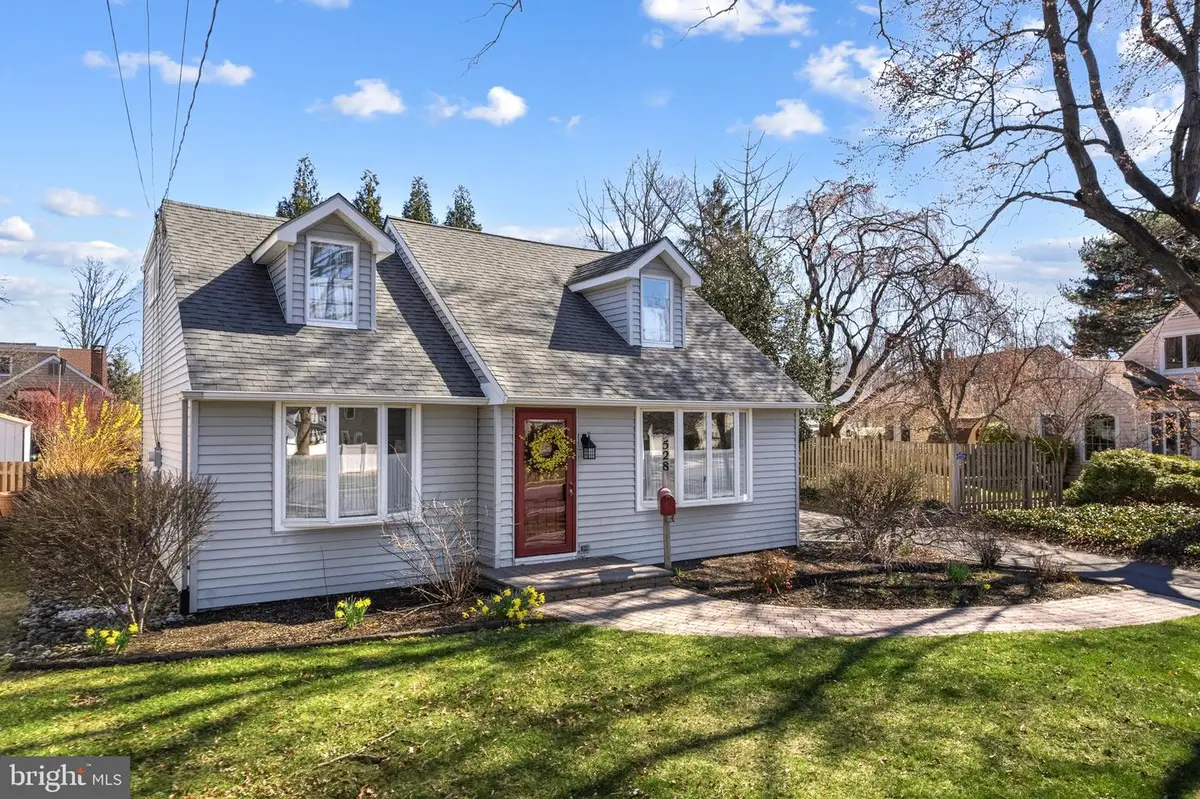 528 Thomas Ave, Barrington, NJ 08007 - #1