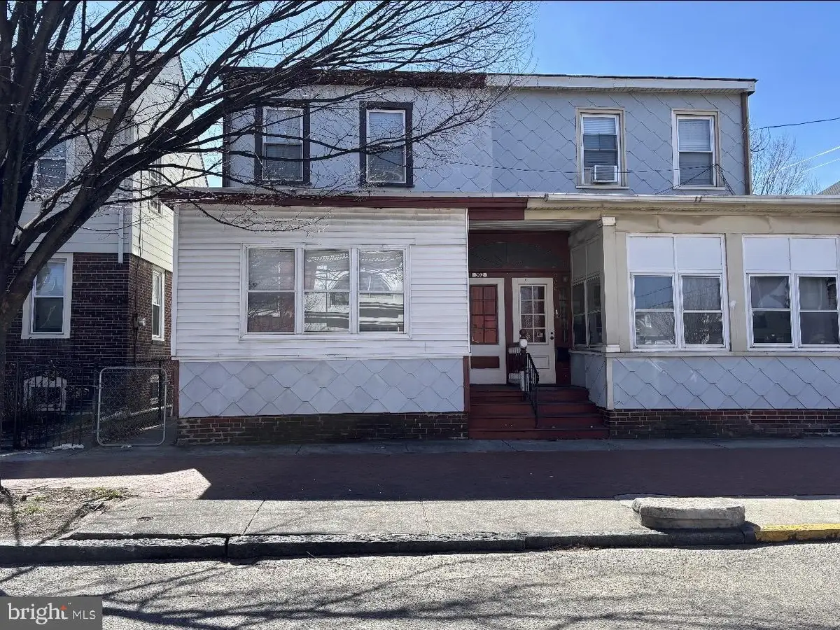 302 Monmouth St, Gloucester City, NJ 08030 - #1