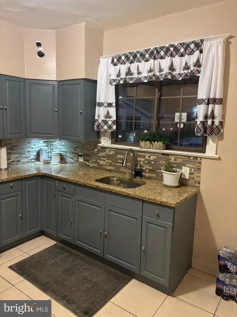 3430 Fairfax Dr, Camden, NJ 08105 - #3