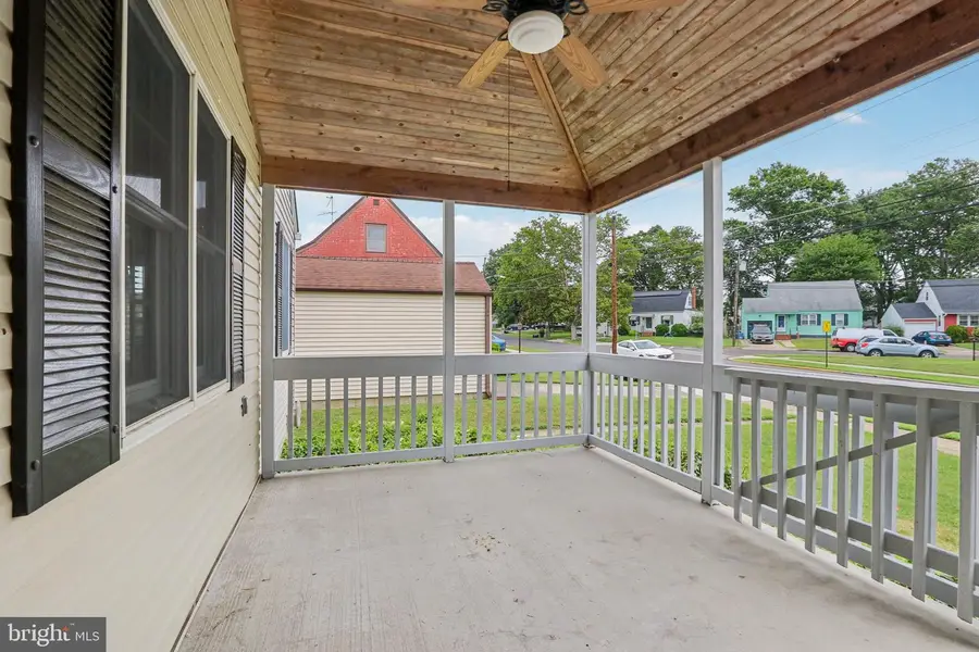 16 Park Dr, Bellmawr, NJ 08031 - #3