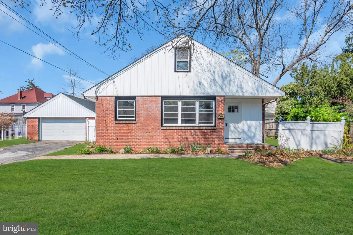 247 Woodlawn Ave, Collingswood, NJ 08108 - #1