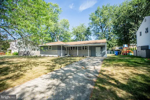 301 Juniper Dr, CHERRY HILL, NJ 08003