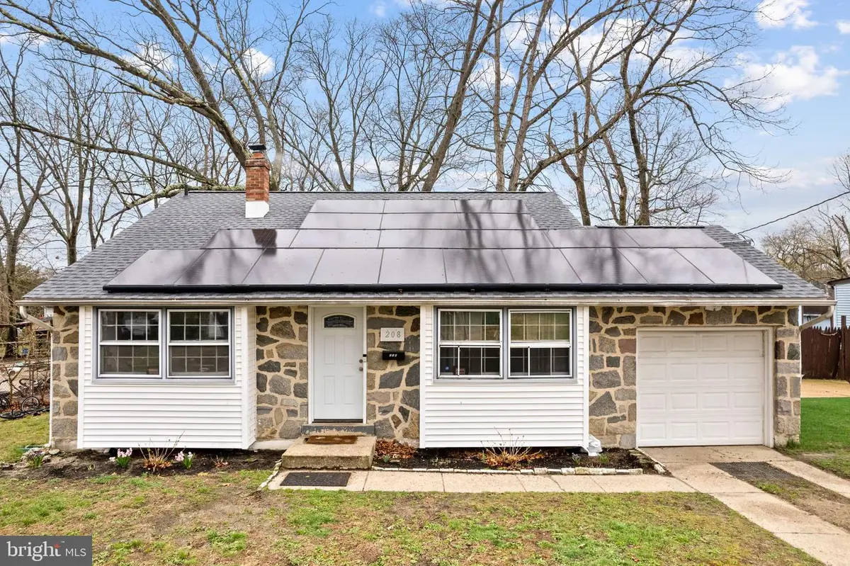 208 Sussex Dr, Lindenwold, NJ 08021 - #1